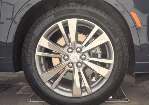 2025 Cadillac XT6 Premium Luxury FWD