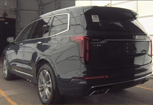 2025 Cadillac XT6 Premium Luxury FWD