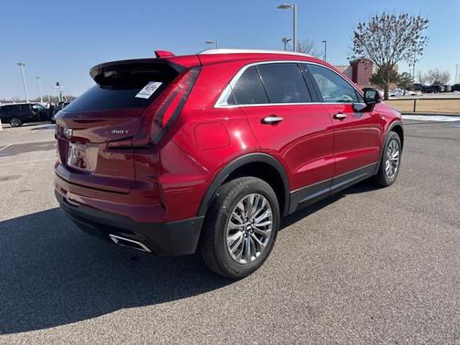 2024 Cadillac XT4 Premium Luxury