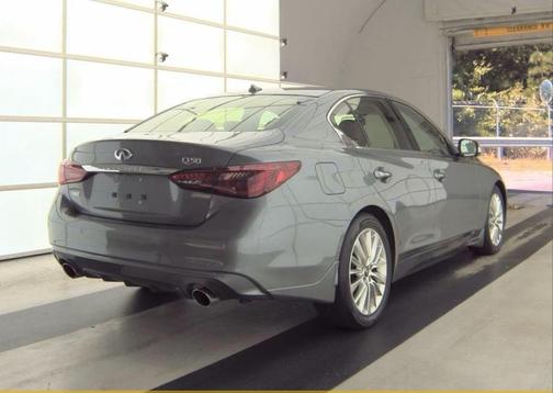 2022 INFINITI Q50 LUXE