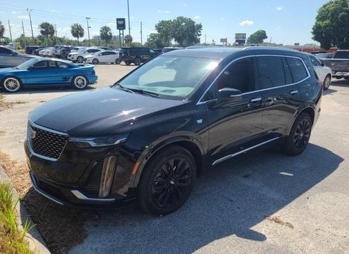 2022 Cadillac XT6 Premium Luxury FWD