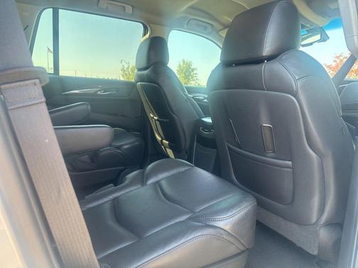 2018 Cadillac Escalade Standard