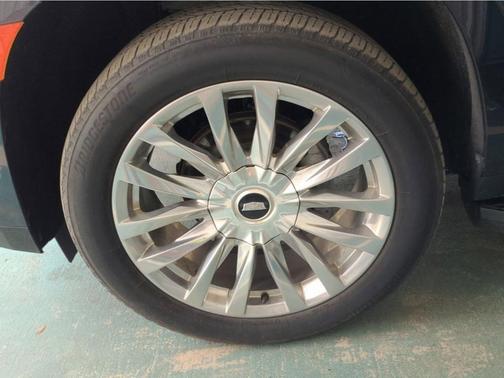 2022 Cadillac Escalade ESV Premium Luxury