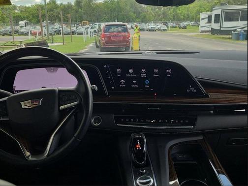 2022 Cadillac Escalade ESV Premium Luxury