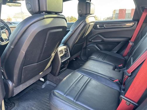 2020 Porsche Cayenne Base