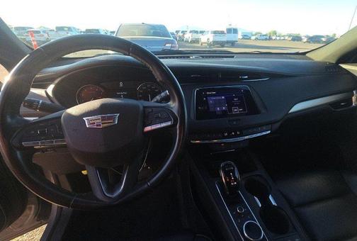 2023 Cadillac XT4 Premium Luxury