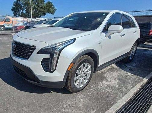 Crystal White Tri-Coat 2023 Cadillac XT4 Luxury