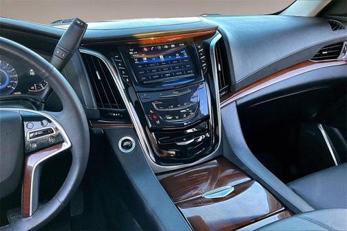 2018 Cadillac Escalade Premium Luxury
