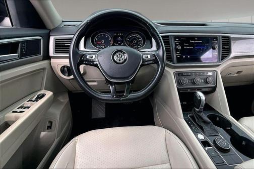 Deep Black Pearl Effect 2019 Volkswagen Atlas 3.6L SE w/Technology