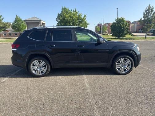 Deep Black Pearl Effect 2019 Volkswagen Atlas 3.6L SE w/Technology
