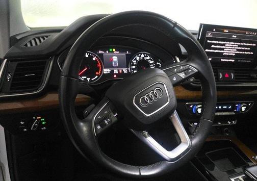 2023 Audi Q5 45 S line quattro Premium
