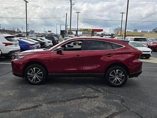 2024 Toyota Venza LE