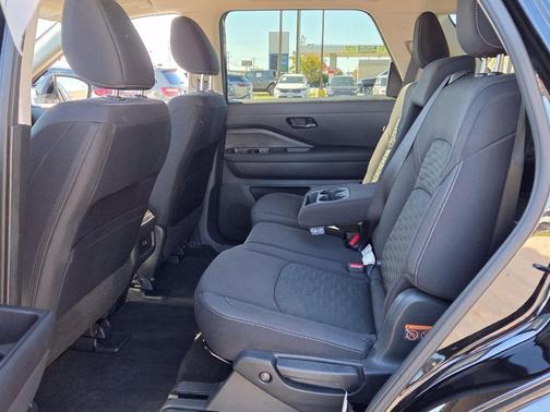 Black 2025 Nissan Pathfinder SV