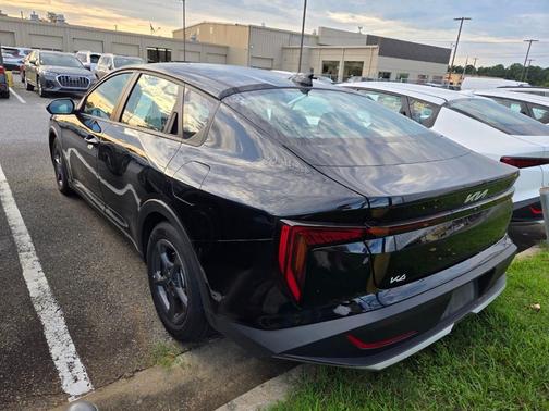 Aurora Black Pearl 2025 Kia K4