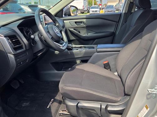 Brilliant Silver Metallic 2024 Nissan Rogue S