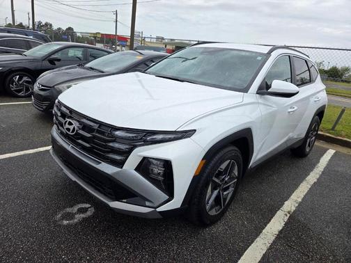 White Pearl 2025 Hyundai TUCSON SEL