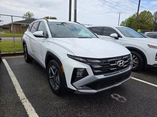 White Pearl 2025 Hyundai TUCSON SEL