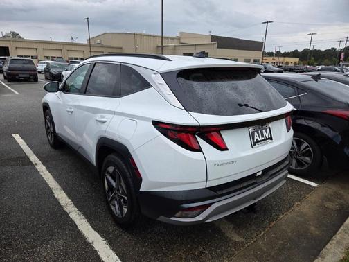 White Pearl 2025 Hyundai TUCSON SEL