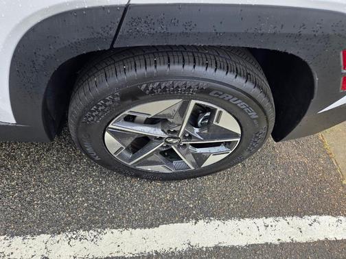 White Pearl 2025 Hyundai TUCSON SEL
