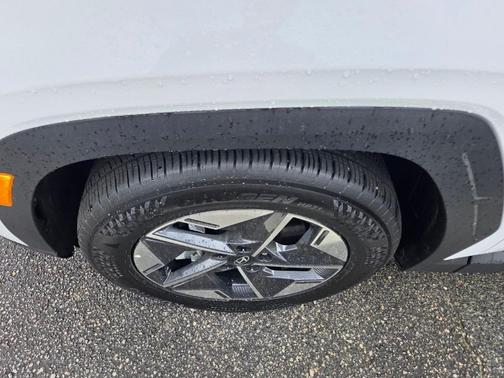 White Pearl 2025 Hyundai TUCSON SEL