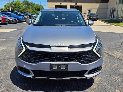 Everlasting Silver 2025 Kia Sportage EX