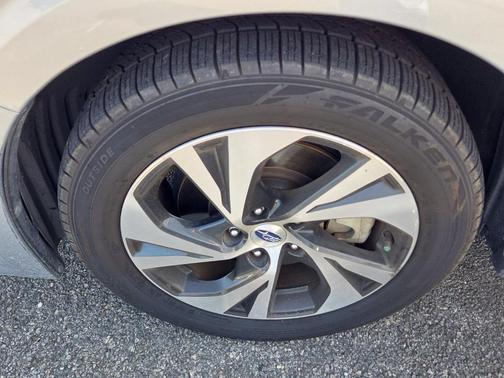 Ice Silver Metallic 2020 Subaru Legacy Premium