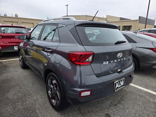 2025 Hyundai VENUE SEL
