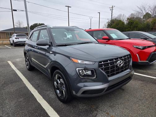 2025 Hyundai VENUE SEL