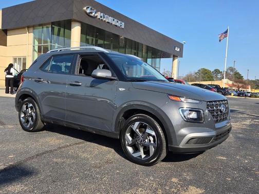 2025 Hyundai VENUE SEL