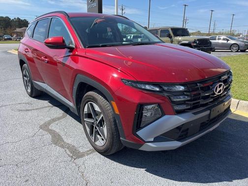 Red 2025 Hyundai TUCSON SEL