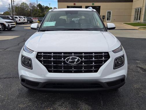 Lunar White 2026 Hyundai VENUE SEL