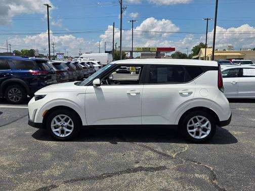 Gray 2025 Kia Soul LX