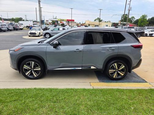 Solid Gray / Black 2021 Nissan Rogue Platinum