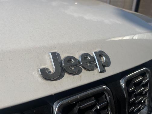 Bright White Clearcoat 2025 Jeep Compass Limited