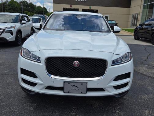 Fuji White 2019 Jaguar F-PACE 25t