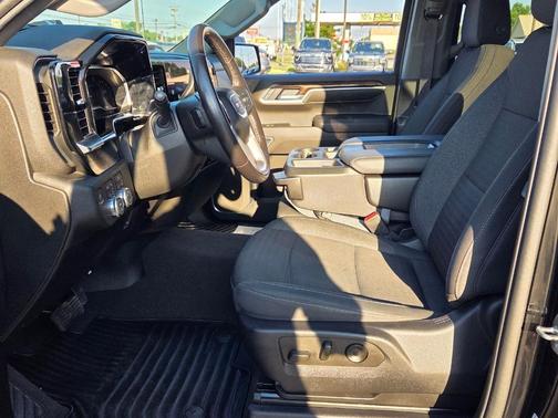 Black 2022 GMC Sierra 1500 SLE