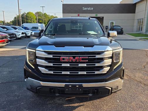Black 2022 GMC Sierra 1500 SLE