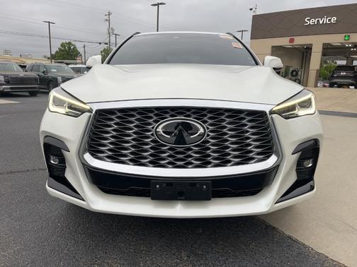 Majestic White 2023 INFINITI QX55 LUXE