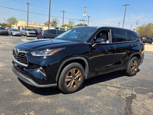 2022 Toyota Highlander Hybrid Bronze Edition
