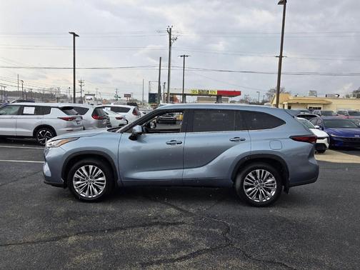 2024 Toyota Highlander Platinum