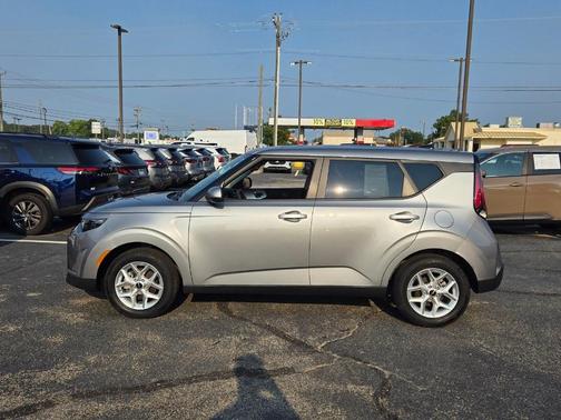 Gray 2025 Kia Soul LX