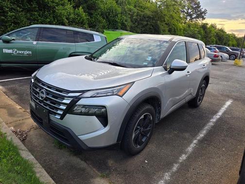 Brilliant Silver Metallic 2024 Nissan Rogue SV