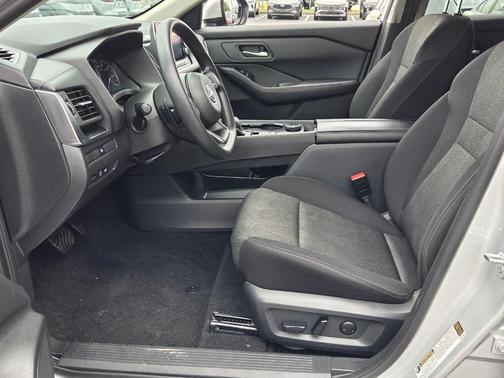Brilliant Silver Metallic 2024 Nissan Rogue SV