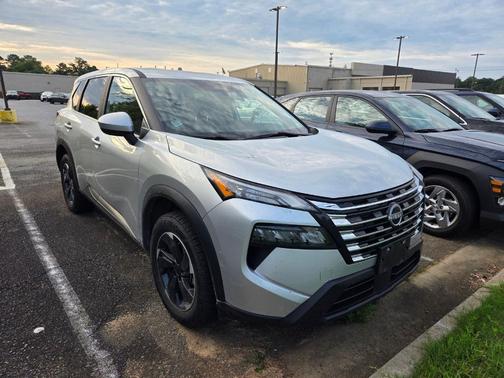 Brilliant Silver Metallic 2024 Nissan Rogue SV