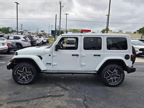 Bright White Clearcoat 2025 Jeep Wrangler Sahara