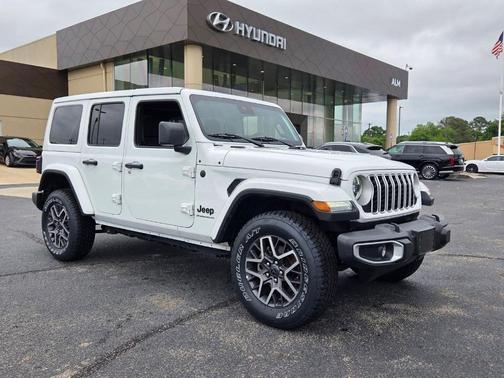 Bright White Clearcoat 2025 Jeep Wrangler Sahara