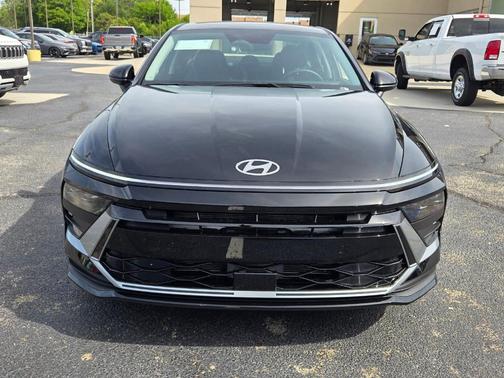 Black 2026 Hyundai SONATA SE
