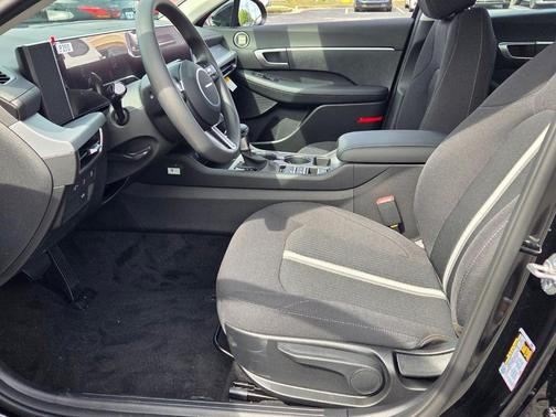 Black 2026 Hyundai SONATA SE