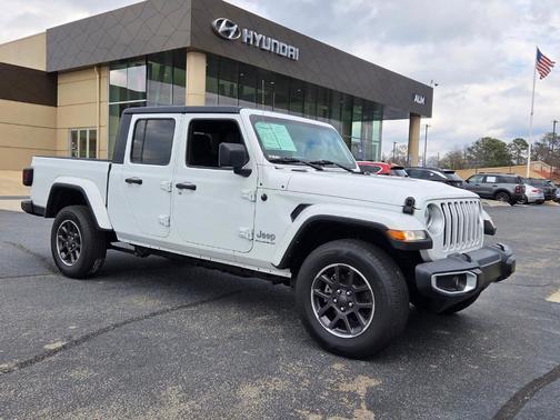 2023 Jeep Gladiator Overland