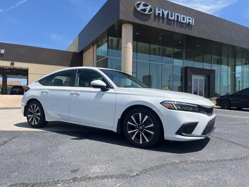 White 2024 Honda Civic EX-L